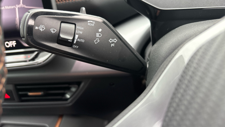 CUPRA Born 170kW e-Boost V2 59kWh 5dr Auto Electric Hatchback